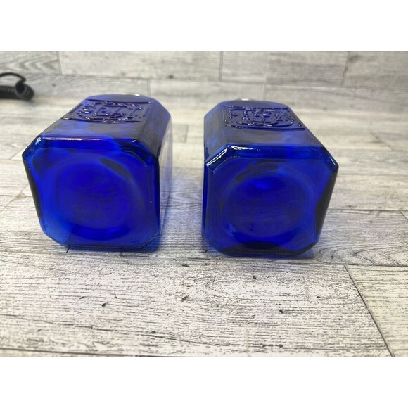 Depression Style Glass Salt And Pepper Shakers cobalt Blue - Picture 3 of 6